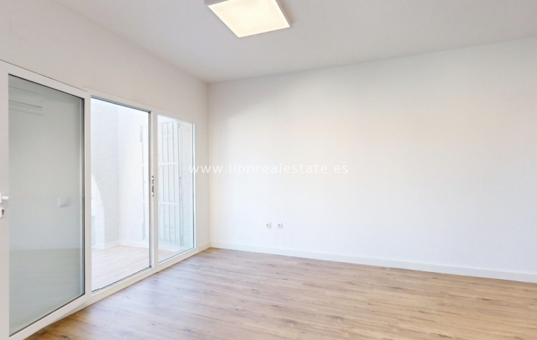 Odsprzedaż - Bungalow - Orihuela Costa - Las Filipinas