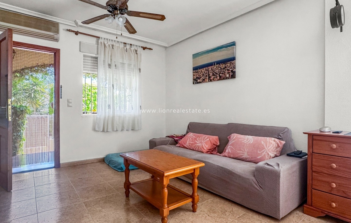 Odsprzedaż - Bungalow - Orihuela Costa - Los Almendros-La Florida