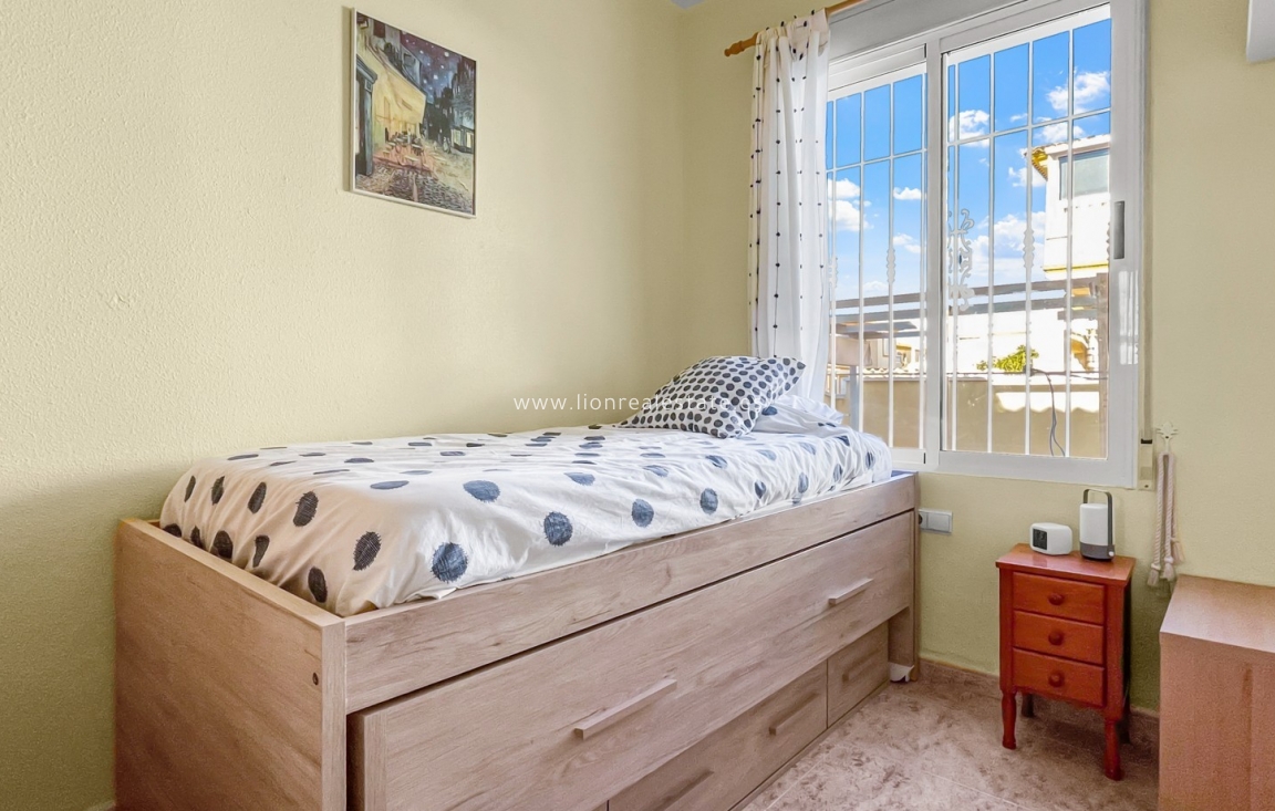 Odsprzedaż - Bungalow - Orihuela Costa - Playa Flamenca