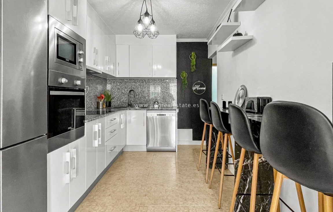 Odsprzedaż - Bungalow - Torrevieja - La Siesta - El Salado -  Torreta