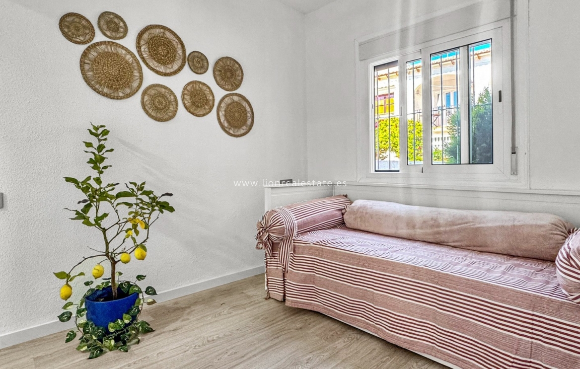 Odsprzedaż - Bungalow - Torrevieja - Los Balcones - Los Altos del Edén