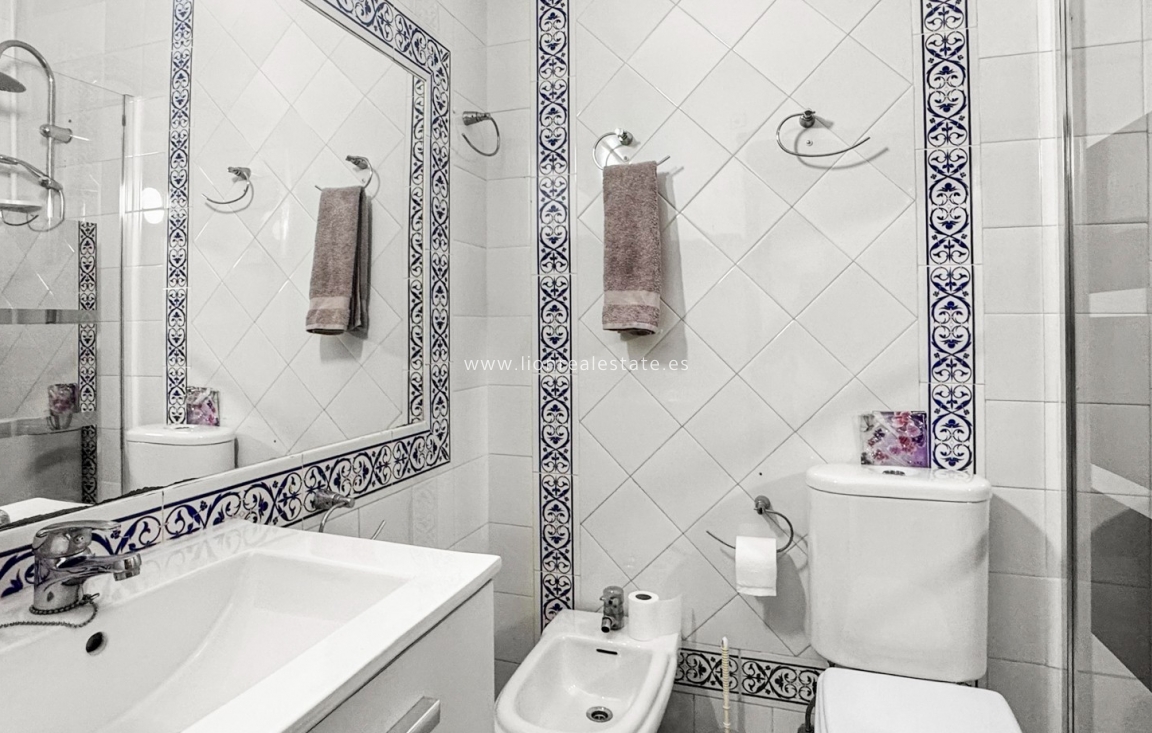 Odsprzedaż - Bungalow - Torrevieja - Nueva Torrevieja - Aguas Nuevas
