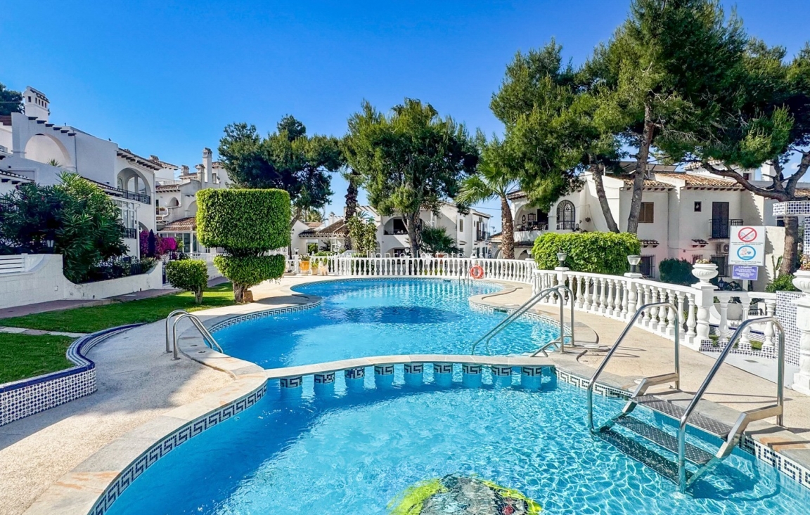 Odsprzedaż - Bungalow - Torrevieja - Nueva Torrevieja - Aguas Nuevas