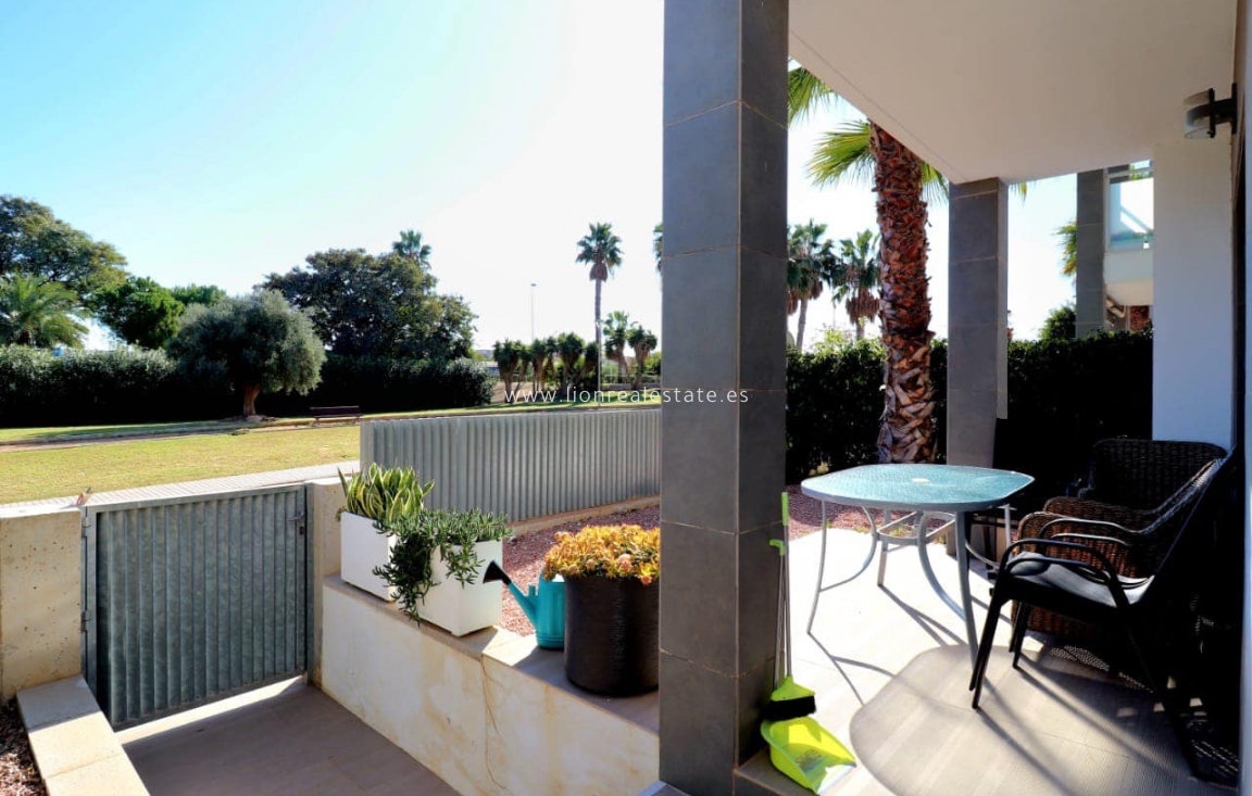 Odsprzedaż - Bungalow - Torrevieja - Punta Prima