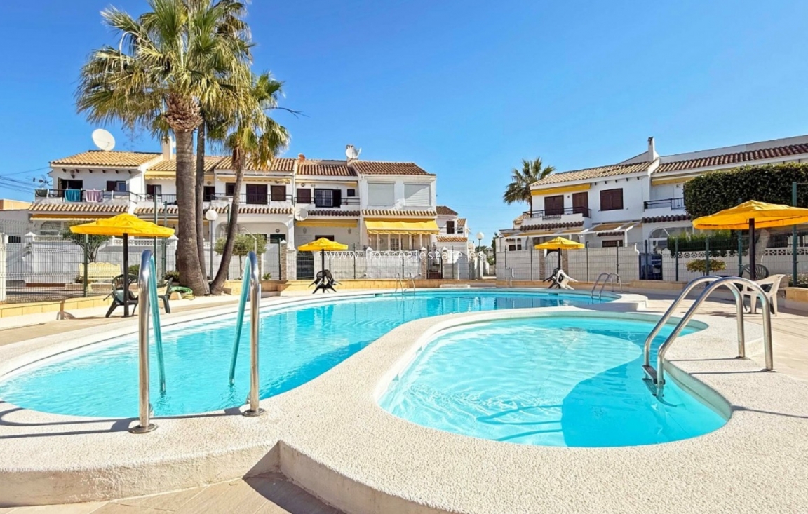 Odsprzedaż - Bungalow - Torrevieja - Torrelamata - La Mata