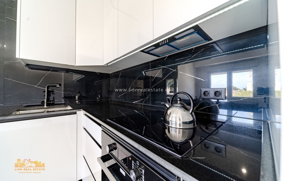 Odsprzedaż - Commercial Unit - Cabo Roig - Costa blanca