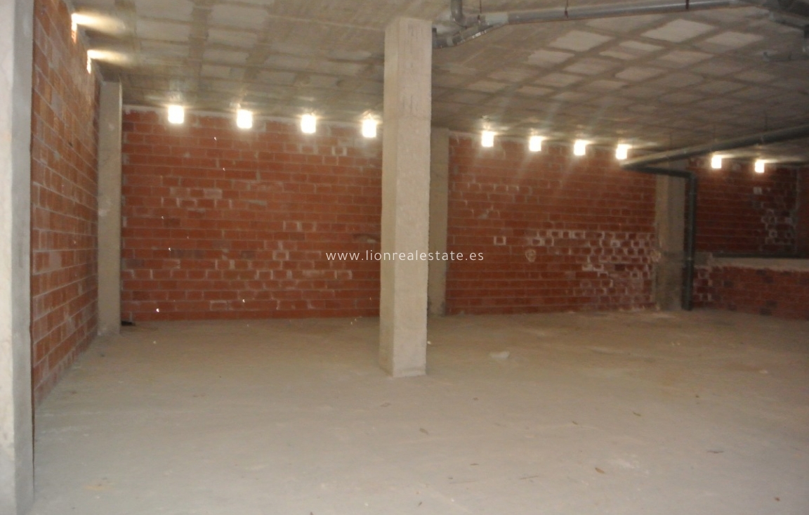 Odsprzedaż - Commercial Unit - Guardamar del Segura - Playa