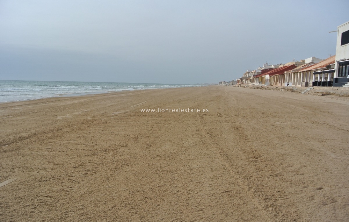 Odsprzedaż - Commercial Unit - Guardamar del Segura - Playa