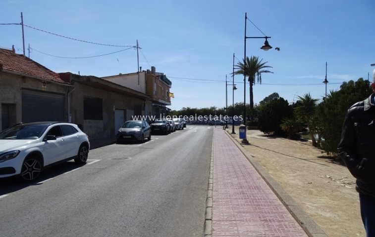 Odsprzedaż - Commercial Unit - Torrevieja - Acequion