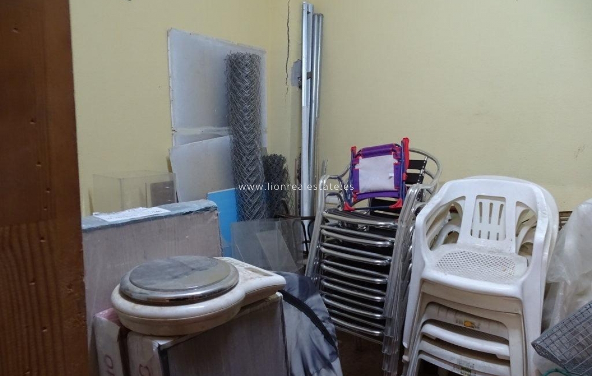 Odsprzedaż - Commercial Unit - Torrevieja - Acequion