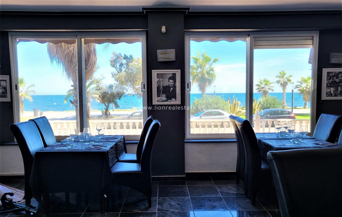 Odsprzedaż - Commercial Unit - Torrevieja - Playa del cura