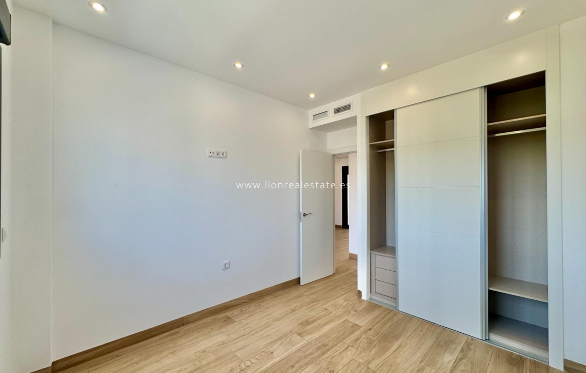 Odsprzedaż - Daszek - Torrevieja - Los Balcones