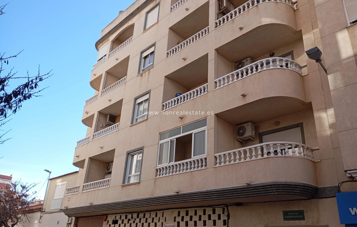 Odsprzedaż - Daszek - Torrevieja