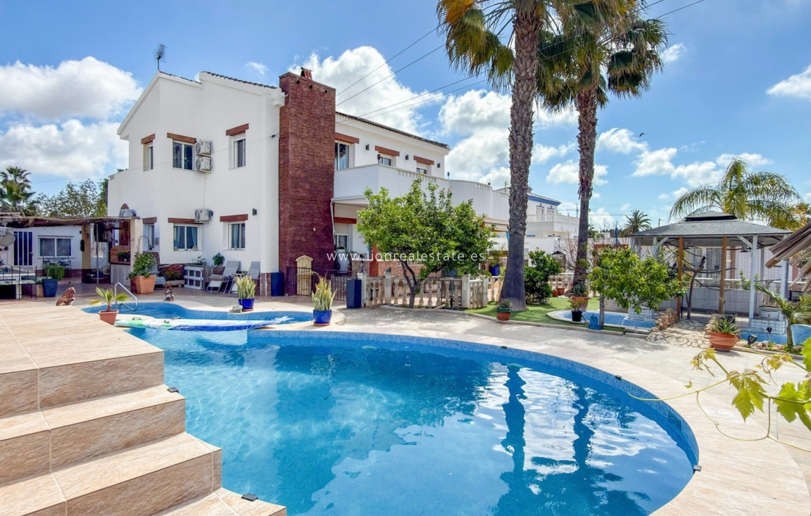 Odsprzedaż - Detached Villa - Ciudad Quesada