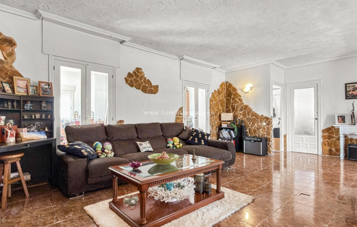Odsprzedaż - Detached Villa - Ciudad Quesada