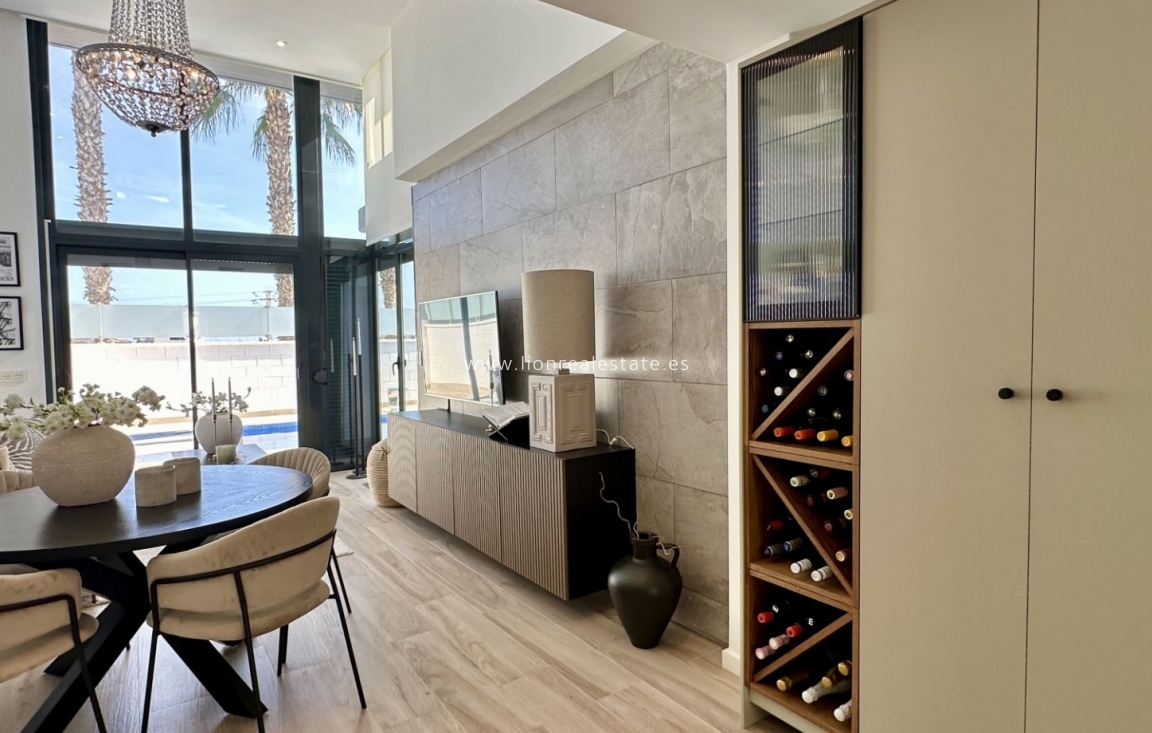 Odsprzedaż - Detached Villa - Orihuela Costa - Lomas de Cabo Roig