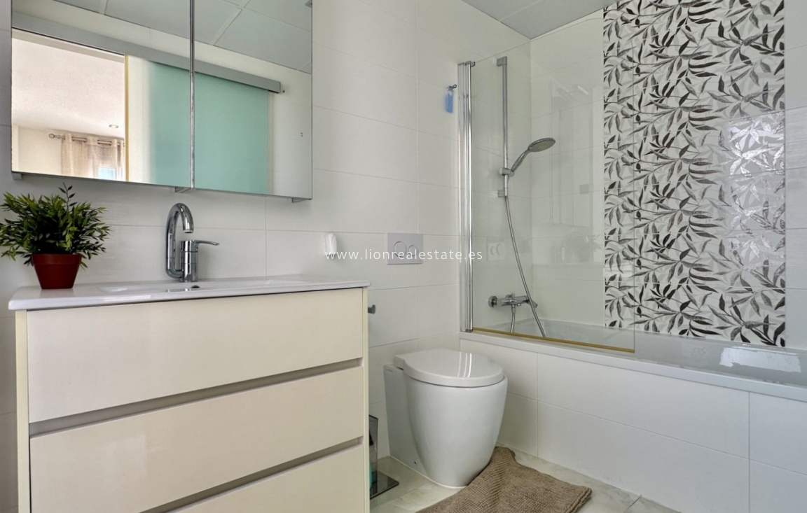 Odsprzedaż - Detached Villa - Orihuela Costa - Lomas de Cabo Roig