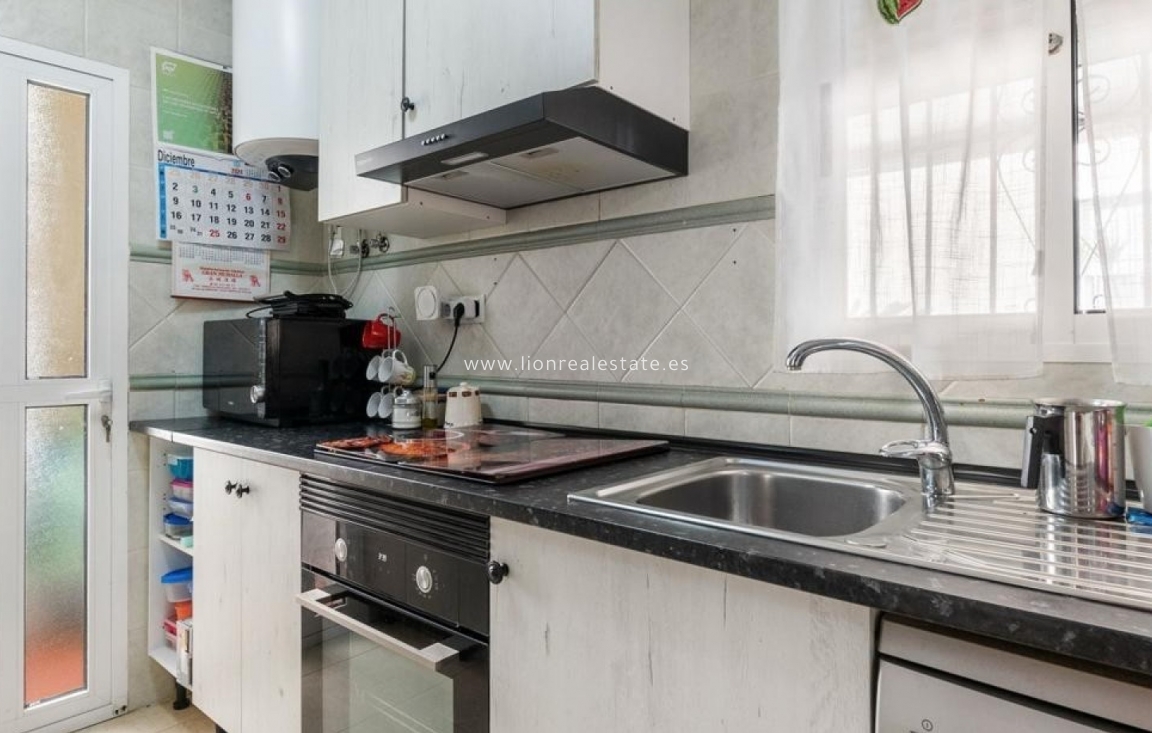 Odsprzedaż - Detached Villa - Orihuela Costa - Villamartín