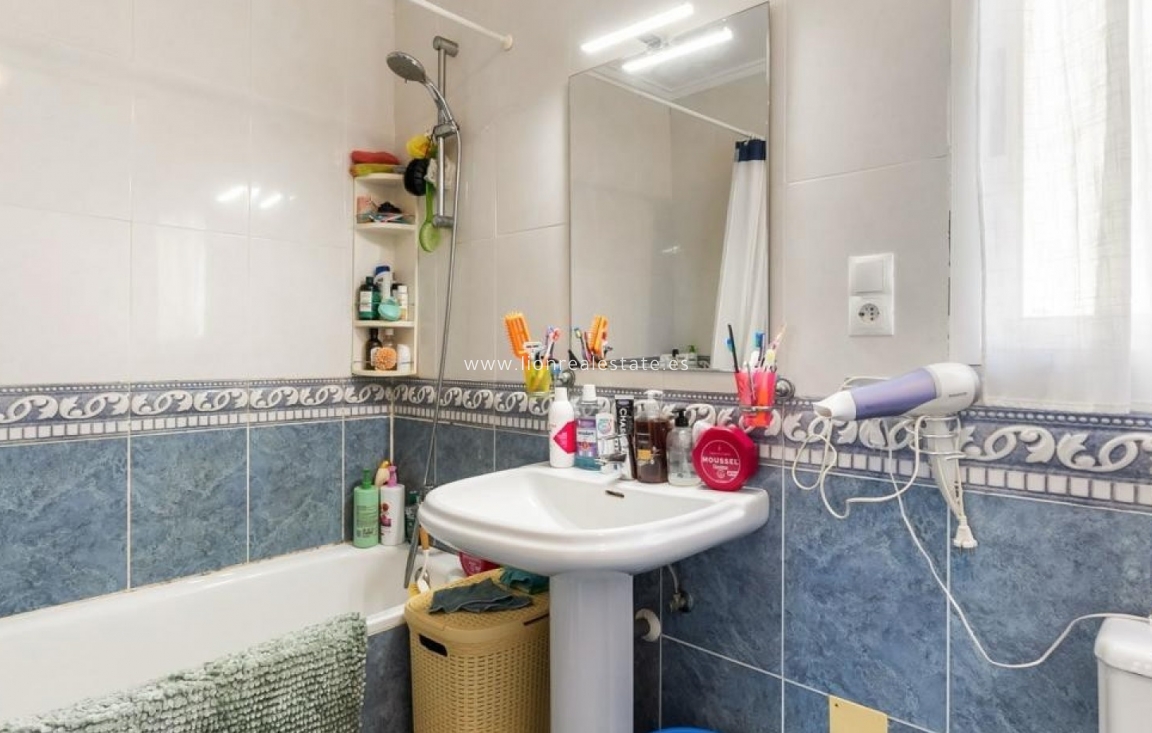 Odsprzedaż - Detached Villa - Orihuela Costa - Villamartín