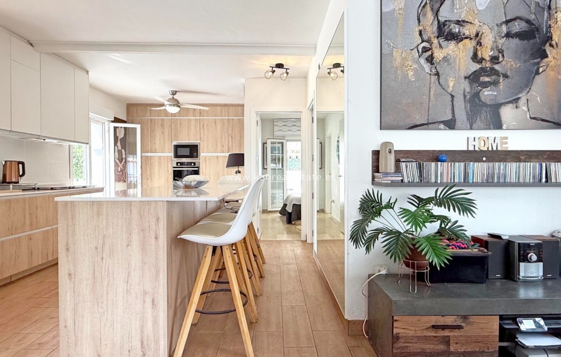 Odsprzedaż - Detached Villa - Orihuela Costa - Villamartín