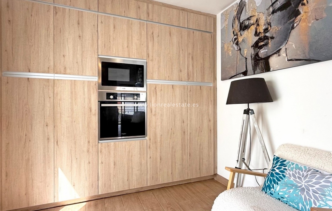 Odsprzedaż - Detached Villa - Orihuela Costa - Villamartín