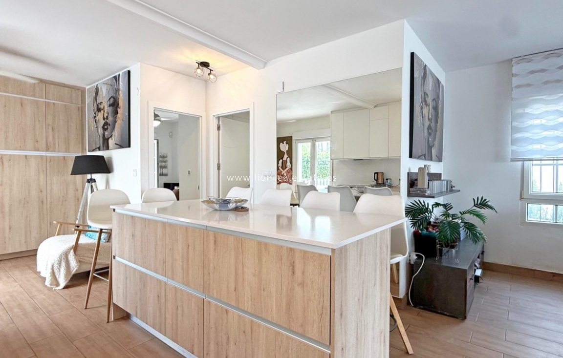 Odsprzedaż - Detached Villa - Orihuela Costa - Villamartín