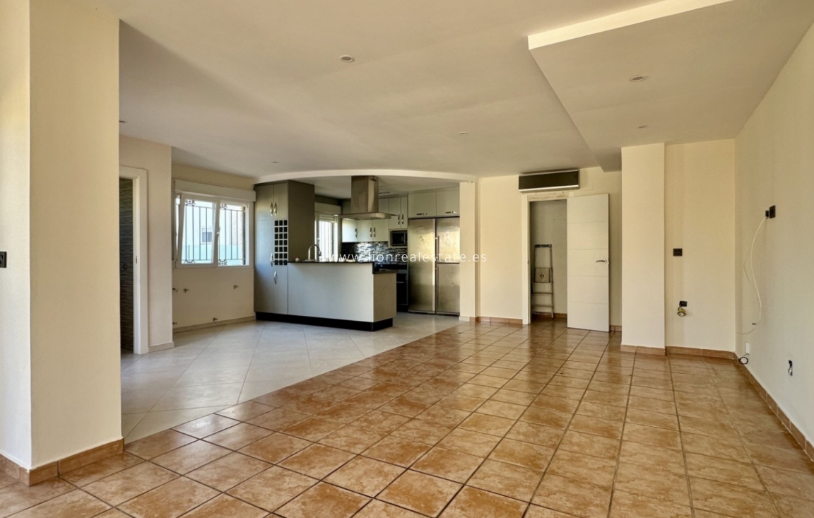 Odsprzedaż - Detached Villa - Orihuela Costa - Villamartín