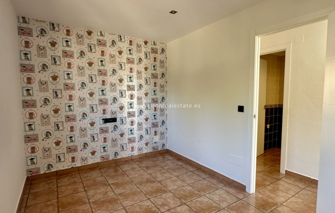 Odsprzedaż - Detached Villa - Orihuela Costa - Villamartín