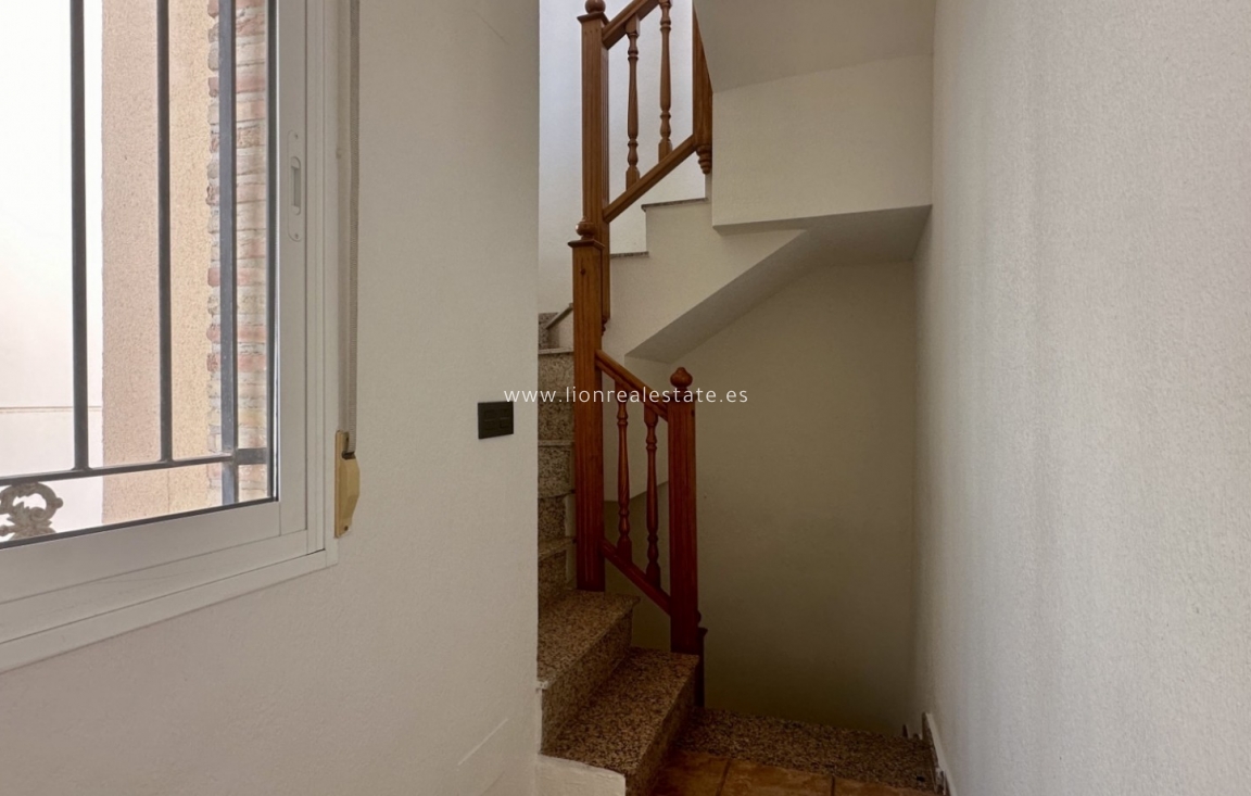 Odsprzedaż - Detached Villa - Orihuela Costa - Villamartín