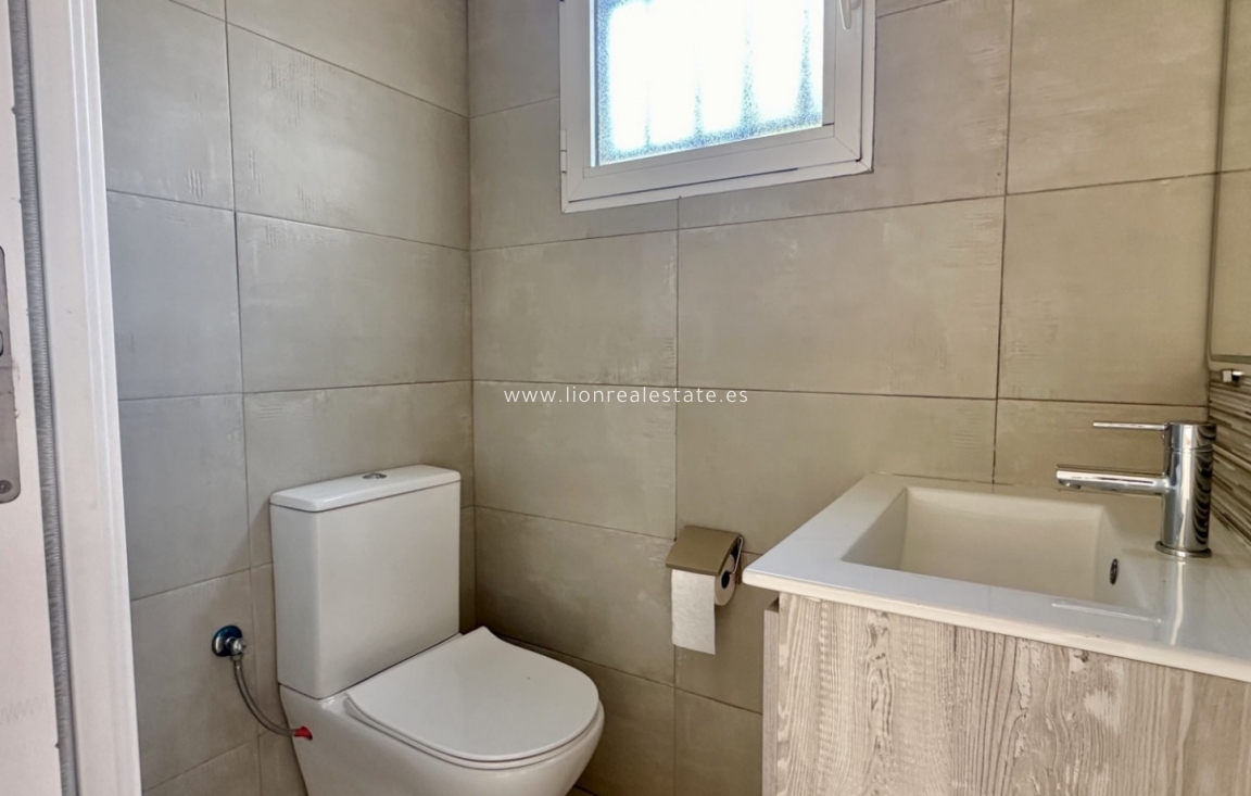 Odsprzedaż - Detached Villa - Orihuela Costa - Villamartín