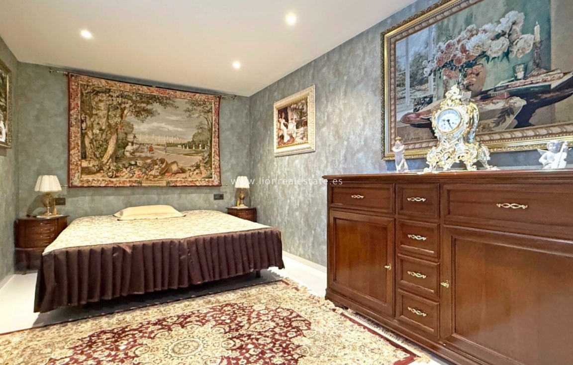 Odsprzedaż - Detached Villa - Orihuela Costa - Villamartín