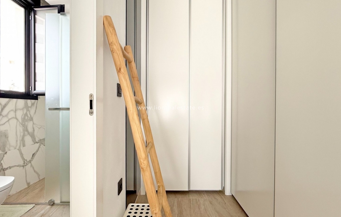 Odsprzedaż - Detached Villa - Orihuela Costa - Villamartín