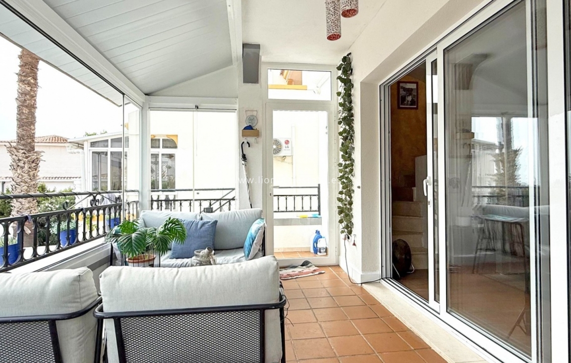 Odsprzedaż - Detached Villa - Orihuela Costa - Villamartín