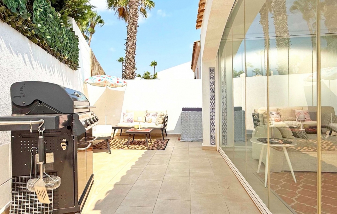 Odsprzedaż - Detached Villa - Orihuela Costa - Villamartín