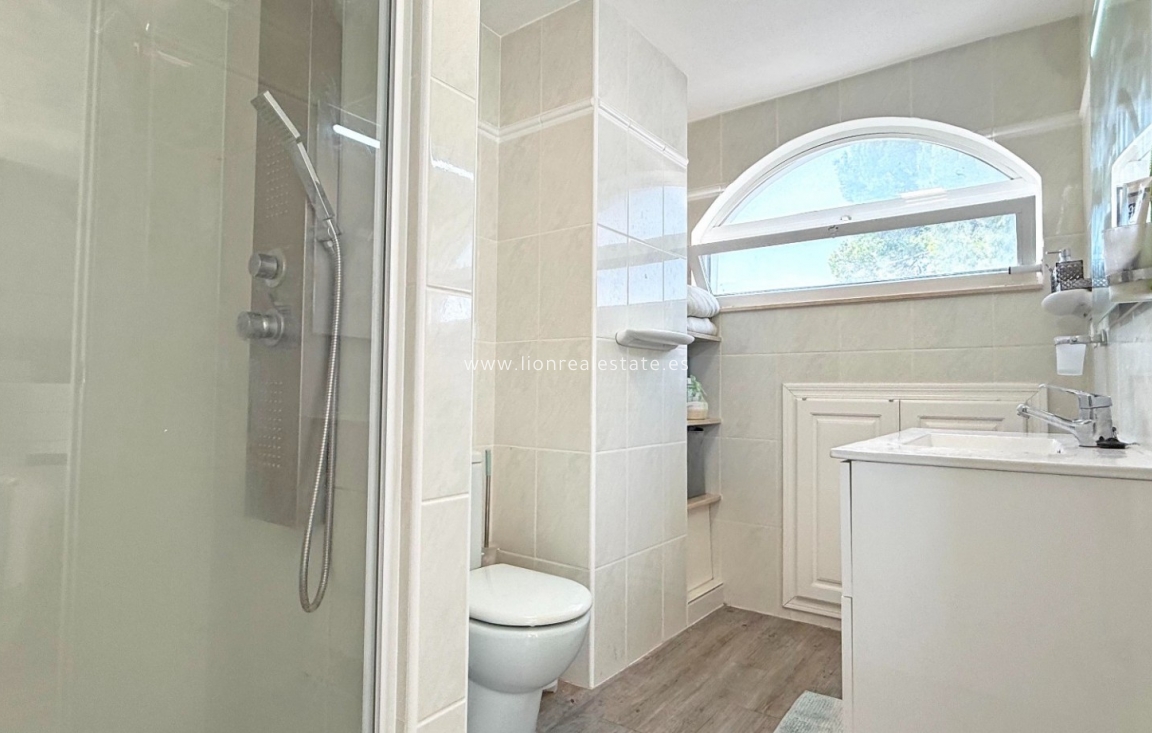 Odsprzedaż - Detached Villa - Orihuela Costa - Villamartín