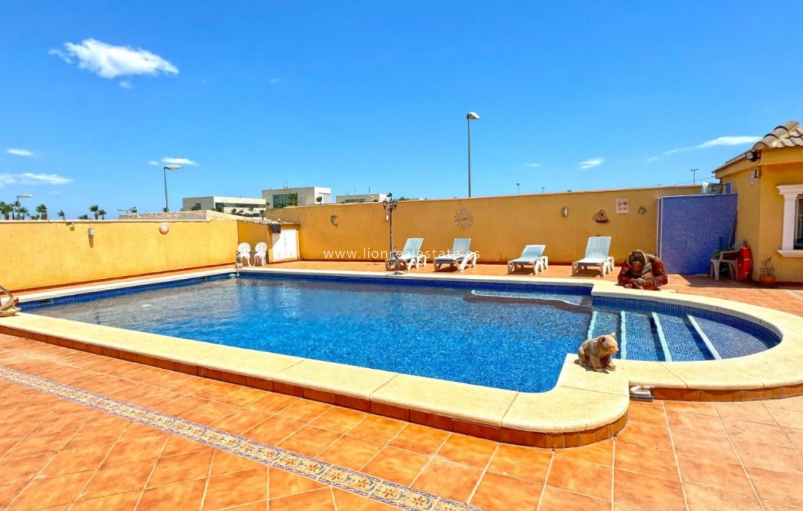 Odsprzedaż - Detached Villa - Torrevieja - Los Balcones - Los Altos del Edén
