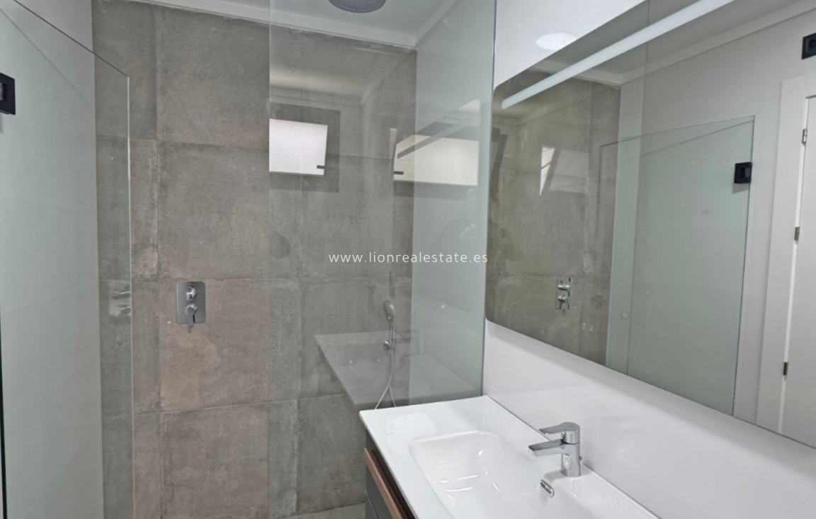 Odsprzedaż - Detached Villa - Torrevieja - Los Balcones - Los Altos del Edén