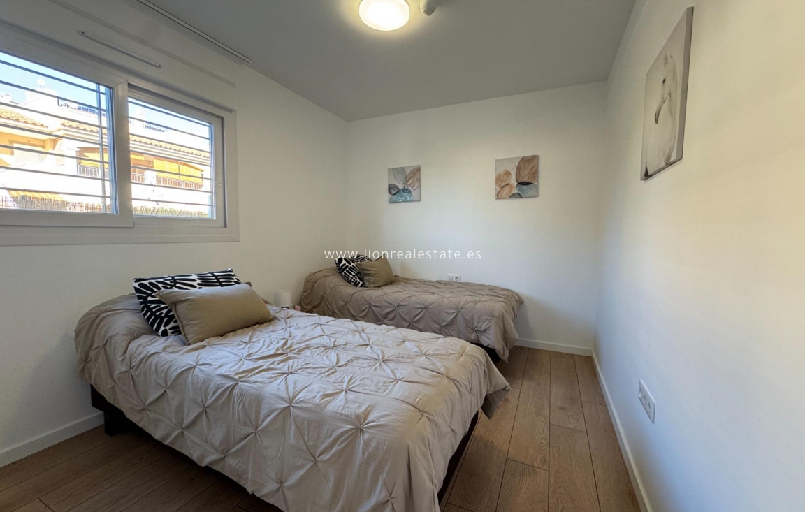 Odsprzedaż - Ground Floor Apartment - Pilar de La Horadada - Riomar