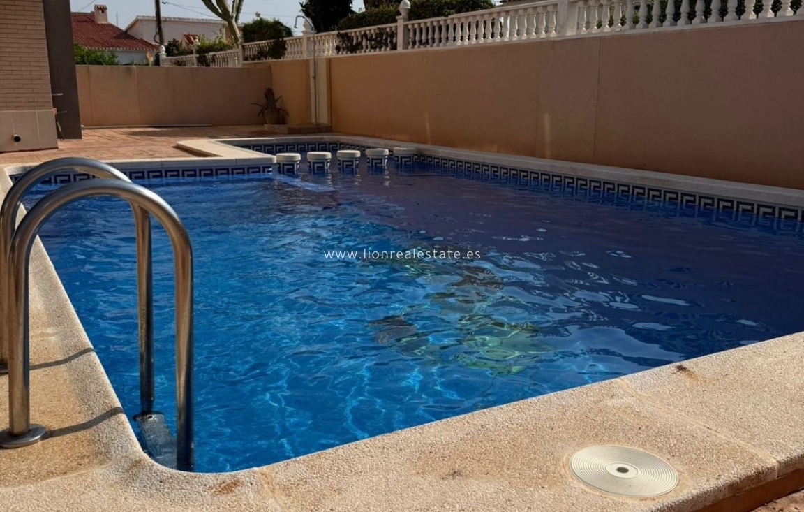 Odsprzedaż - Ground Floor - Torrevieja - Punta Prima