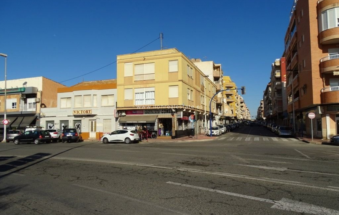 Odsprzedaż - house - Torrevieja - Acequion