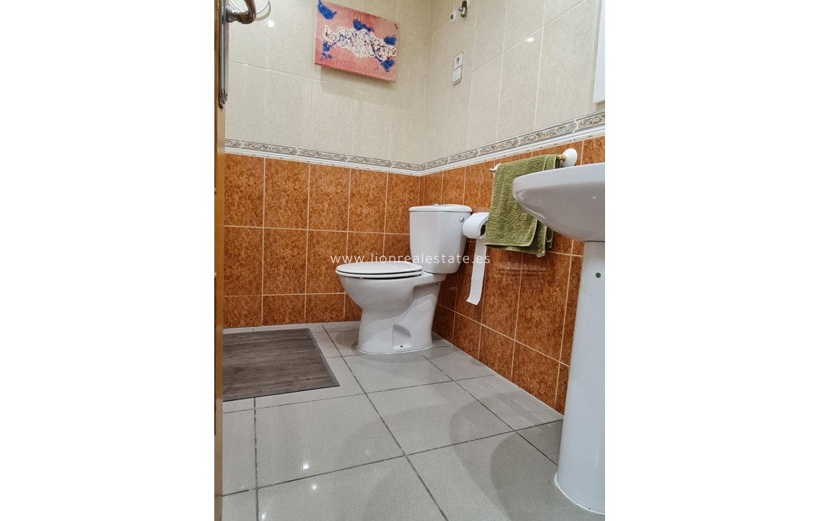 Odsprzedaż - house - Torrevieja - Centro