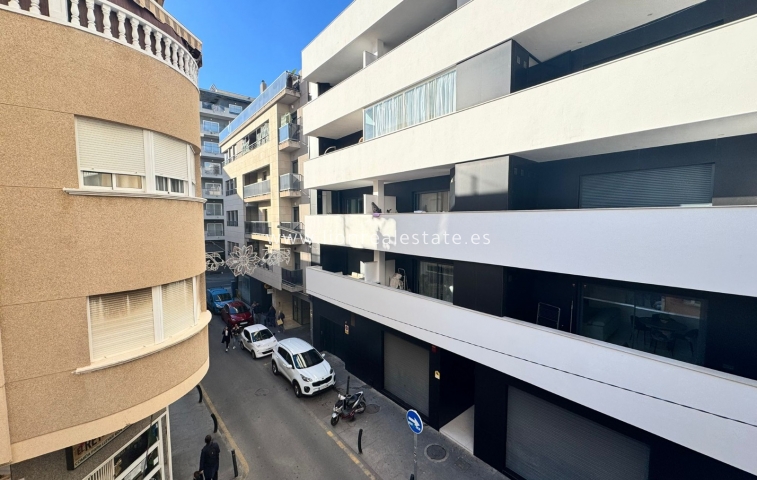 Odsprzedaż - house - Torrevieja - Centro