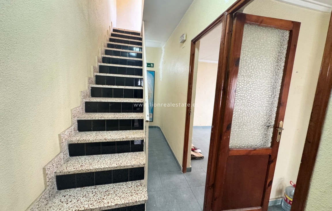 Odsprzedaż - house - Torrevieja - Centro