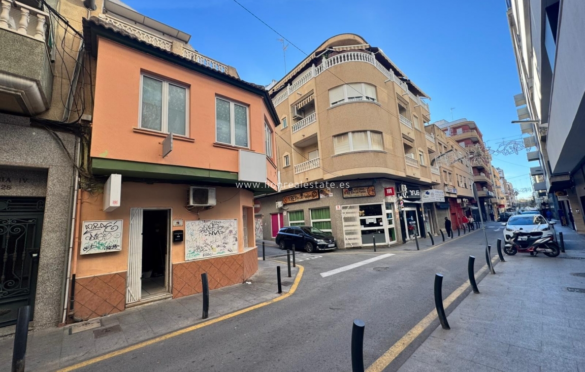 Odsprzedaż - house - Torrevieja - Centro