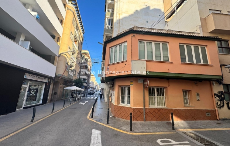Odsprzedaż - house - Torrevieja - Centro