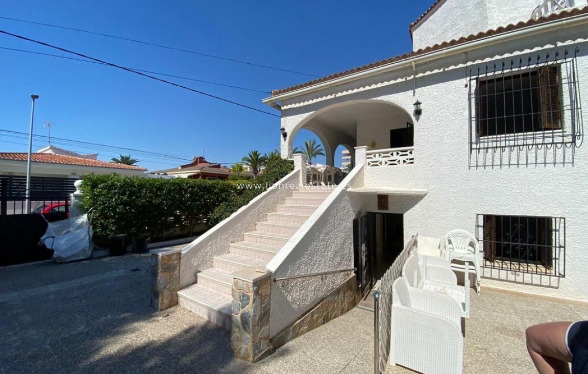 Odsprzedaż - house - Torrevieja - Punta Prima