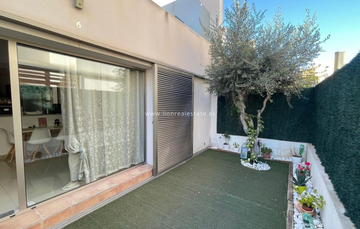 Odsprzedaż - house - Torrevieja - Punta Prima