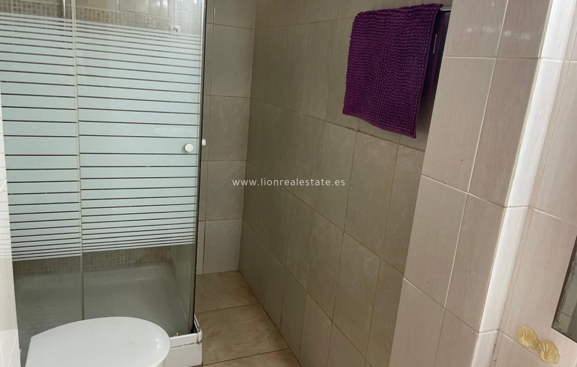 Odsprzedaż - house - Torrevieja - Punta Prima