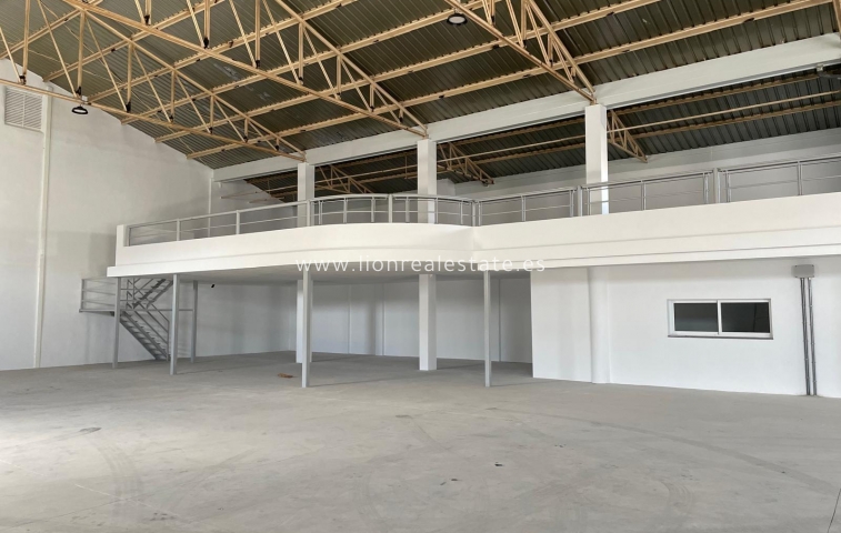 Odsprzedaż - Industrial unit - Torrevieja - Aguas Nuevas