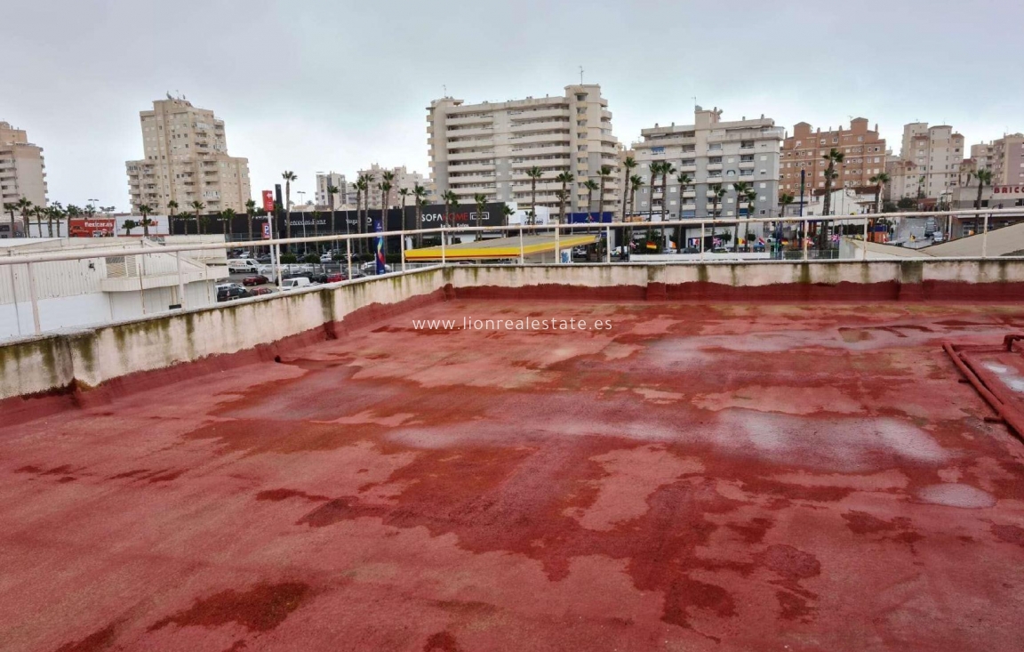Odsprzedaż - Industrial unit - Torrevieja - Polígono Industrial Casa Grande